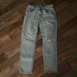 old navy boyfriend mid rise in light wash